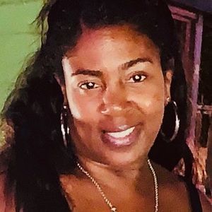 Meet your Posher, Raquel